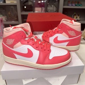 Women Air Jordan 1 MID